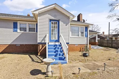 371 Tucapau Rd, Wellford, SC 29385