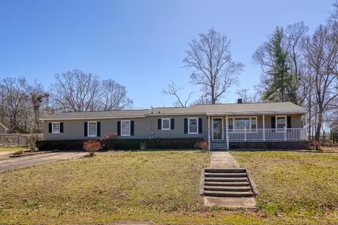 143 Greenway Dr, Cowpens, SC 29330