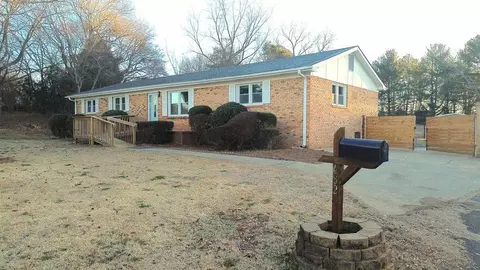 482 Belcher Rd, Boiling Springs, SC 29316