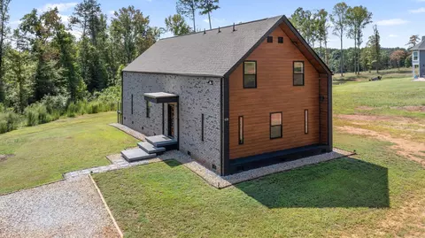 Exterior - 410 Loop Rd, Campobello, SC 29322 photo 2 of 9