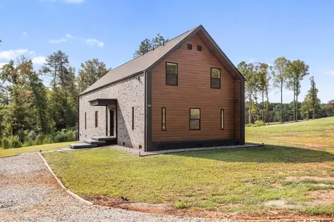 Exterior - 410 Loop Rd, Campobello, SC 29322 photo 6 of 9