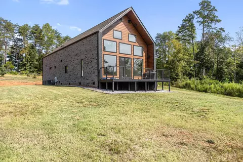 Exterior - 410 Loop Rd, Campobello, SC 29322 photo 3 of 9