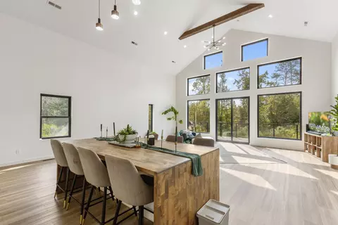 Dining - 410 Loop Rd, Campobello, SC 29322 photo 1 of 1