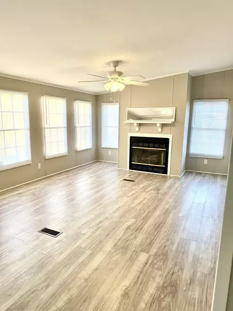 240 Main St, Converse, SC 29329 photo 2