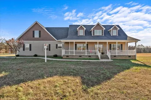 1520 E Cherokee St, Chesnee, SC 29323