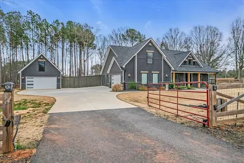 1071 Ballenger Rd, Inman, SC 29349