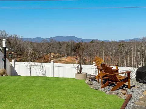 569 Sapling Gap Rd, Greer, SC 29651 photo 2