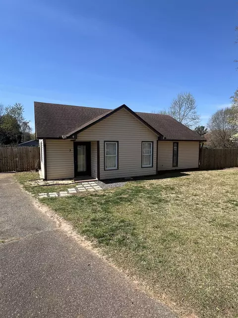 3 Brookstone Ct, Wellford, SC 29385