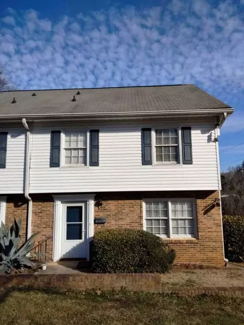 1432 Dover Rd, Spartanburg, SC 29301