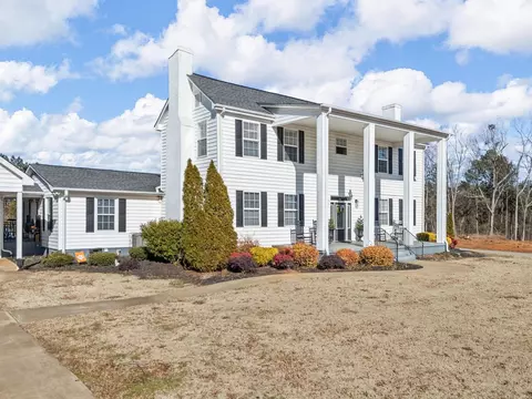 151 Strickland Dr, Roebuck, SC 29376