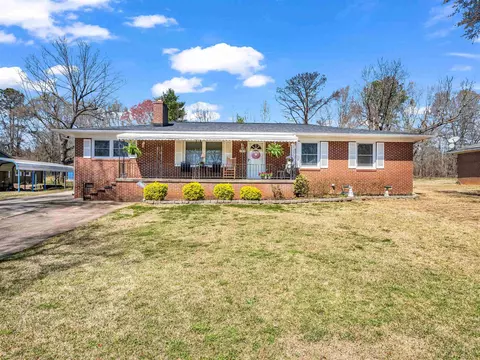 309 Pleasant Meadows Dr, Gaffney, SC 29341