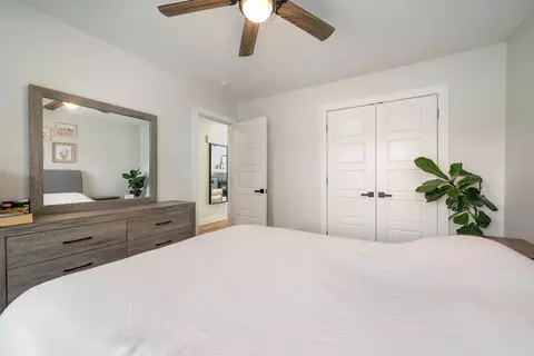 Bedroom - 435 Dickson Rd, Campobello, SC 29322 photo 2 of 9