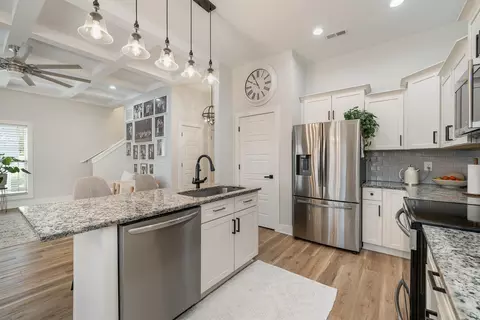 Kitchen - 435 Dickson Rd, Campobello, SC 29322 photo 2 of 3