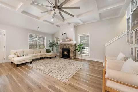 Living - 435 Dickson Rd, Campobello, SC 29322 photo 2 of 2