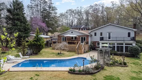 101 Mabry Dr, Spartanburg, SC 29307
