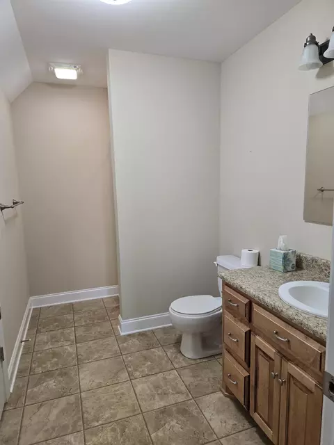 Bath - 126 Emerald Dr, Gaffney, SC 29341 photo 3 of 3