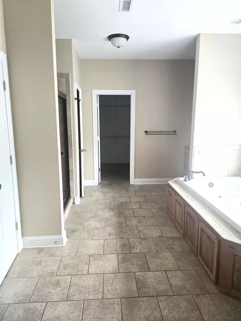 Bath - 126 Emerald Dr, Gaffney, SC 29341 photo 2 of 3