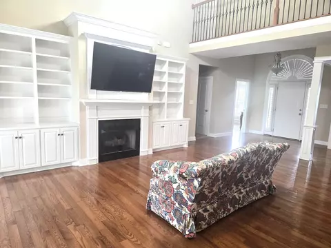 Living - 126 Emerald Dr, Gaffney, SC 29341 photo 2 of 4