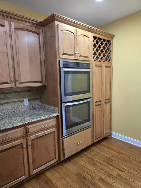 Kitchen - 126 Emerald Dr, Gaffney, SC 29341 photo 4 of 5