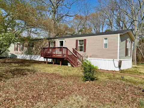 755 Natures Trail Trl, Gaffney, SC 29340