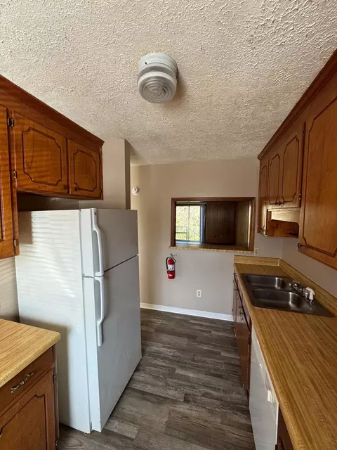 1553 Springdale Dr, Clinton, SC 29325 photo 8