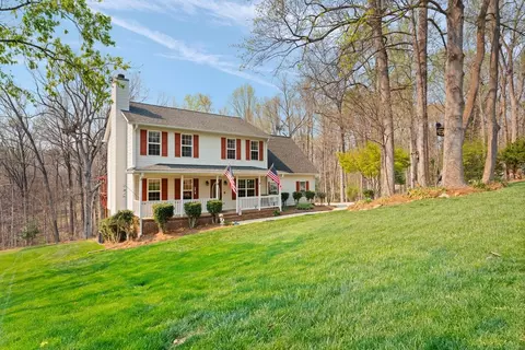 414 Palmetto Dr, Greer, SC 29651
