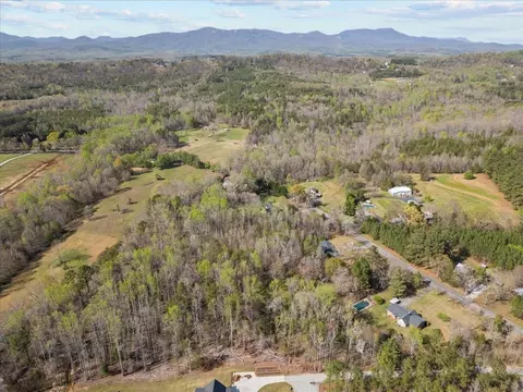 1254 Camp Creek Rd, Taylors, SC 29682