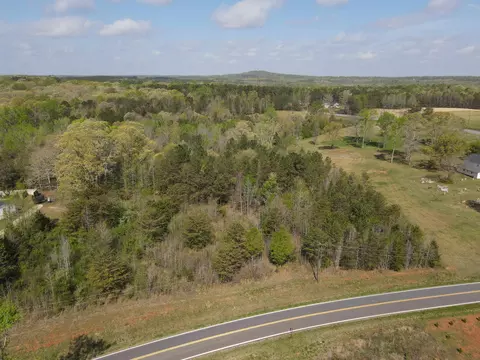 136 Darwin Rd, Gaffney, SC 29340 photo 3