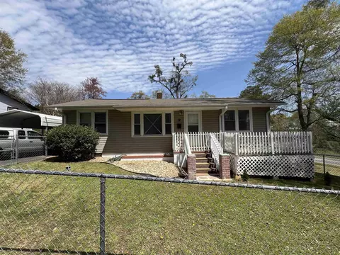 9 Pine Ln, Inman, SC 29349
