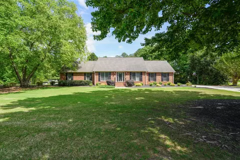 1215 Shadowood Dr, Spartanburg, SC 29301