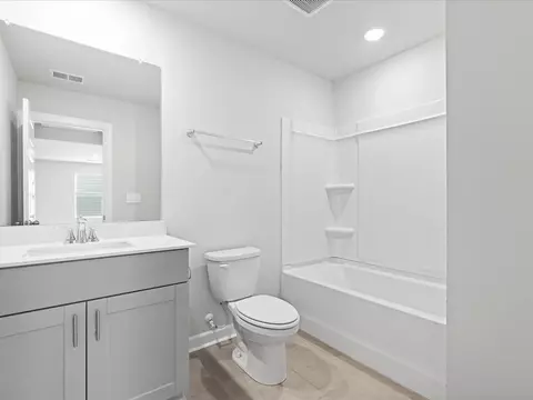 Bath - 701 Whitebark Dr, Pendleton, SC 29670 photo 2 of 4