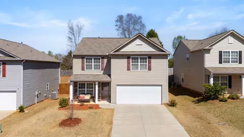 572 Craftsman Ln, Boiling Springs, SC 29316