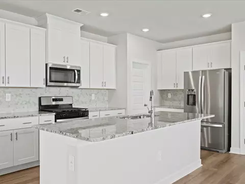 Kitchen - 703 Whitebark Dr, Pendleton, SC 29670 photo 2 of 5