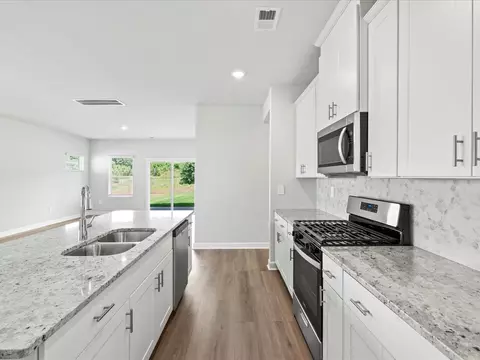 Kitchen - 703 Whitebark Dr, Pendleton, SC 29670 photo 4 of 5
