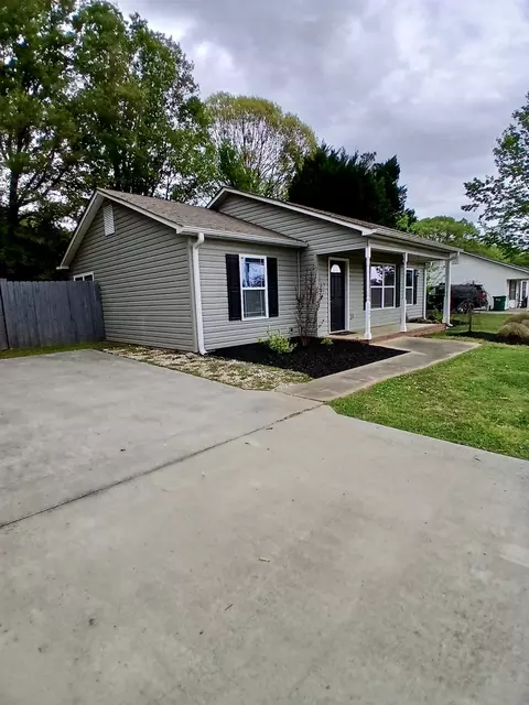 129 Belle Flower Ct, Spartanburg, SC 29303