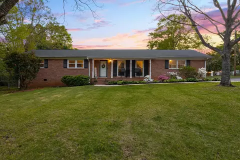 26 Pine Ridge Dr, Greenville, SC 29605