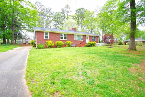 206 Rosecrest Rd, Spartanburg, SC 29303