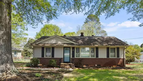 11 Derwood Cir, Greenville, SC 29617