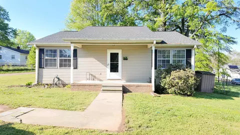 1 B Littlejohn St, Inman, SC 29349