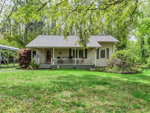 811 Winterhawk Cir, Inman, SC 29349