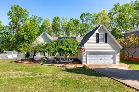 34 Lee St, Lyman, SC 29365