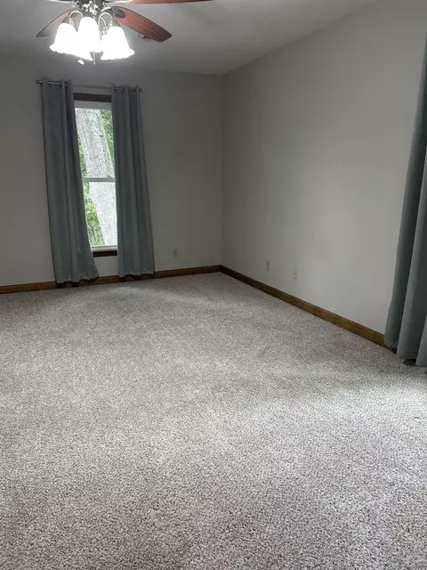 Bedroom - 386 E Killarney Lake Dr, Moore, SC 29369 photo 5 of 5