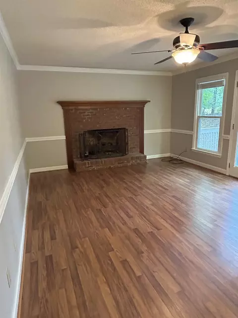 Living - 386 E Killarney Lake Dr, Moore, SC 29369 photo 3 of 3