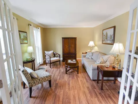 Living - 386 E Killarney Lake Dr, Moore, SC 29369 photo 1 of 3