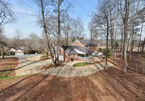 Exterior - 386 E Killarney Lake Dr, Moore, SC 29369 photo 8 of 10