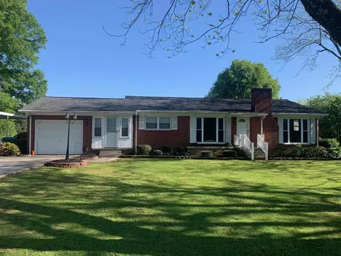 537 Leadmine Road Rd, Gaffney, SC 29340