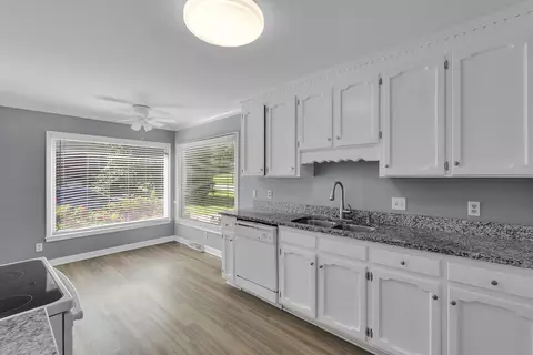 110 Oak Dr, Greer, SC 29650 photo 8