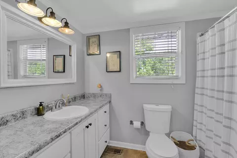 Bath - 425 River St, Converse, SC 29329 photo 1 of 1