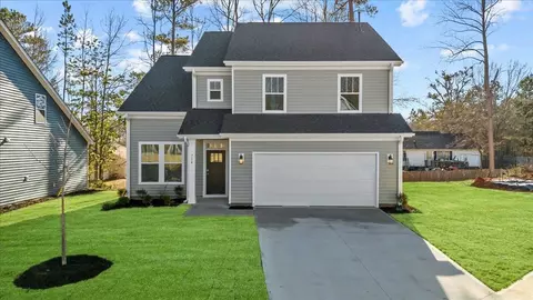 714 Old Magnolia Ln, Woodruff, SC 29388