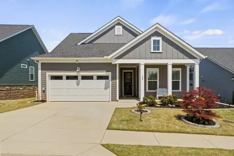 203 Glendon St, Greer, SC 29651